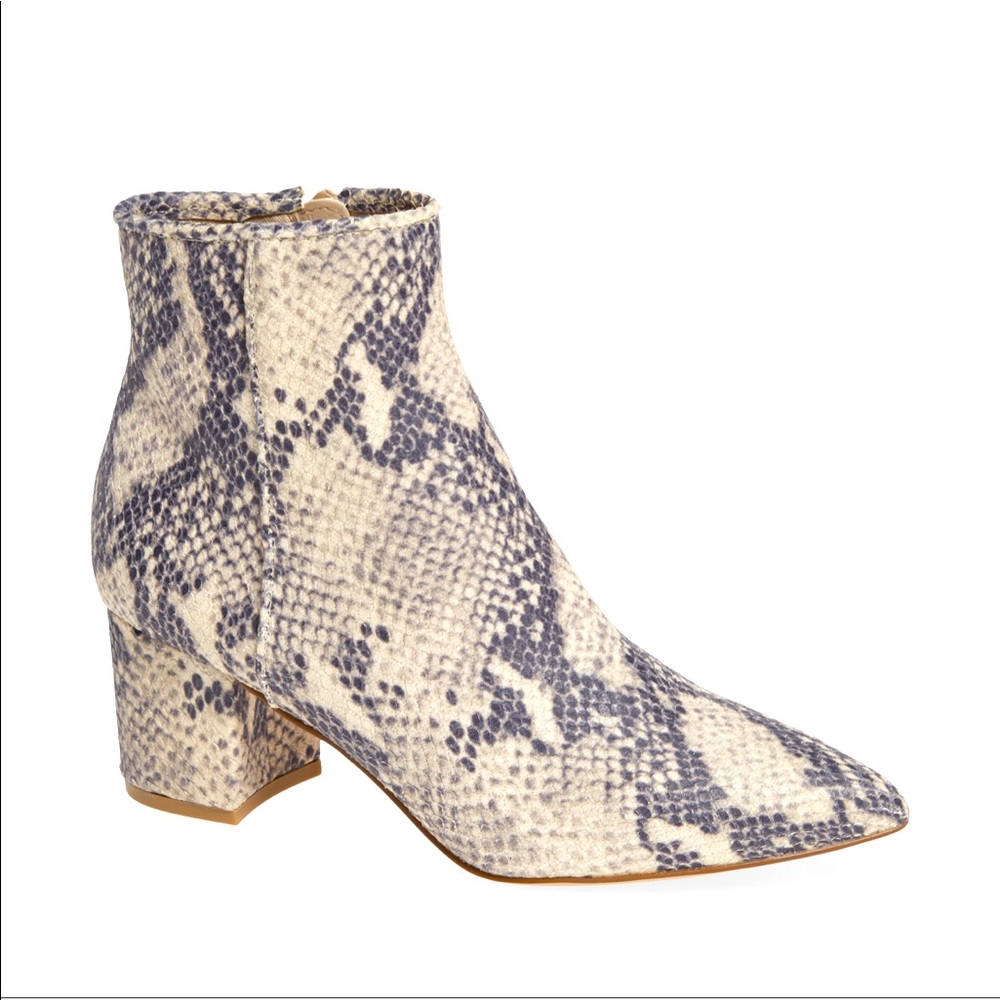 Rare Steve Madden Brave Bootie In Natural Snakes